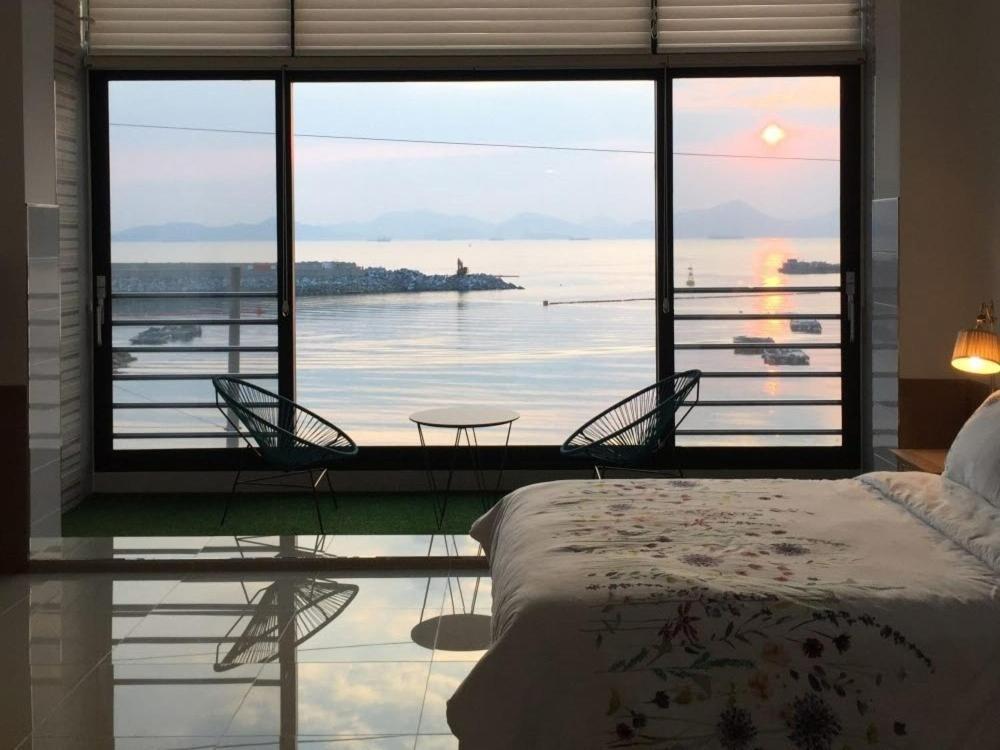 Namhae Ocean Lounge Pension Room photo