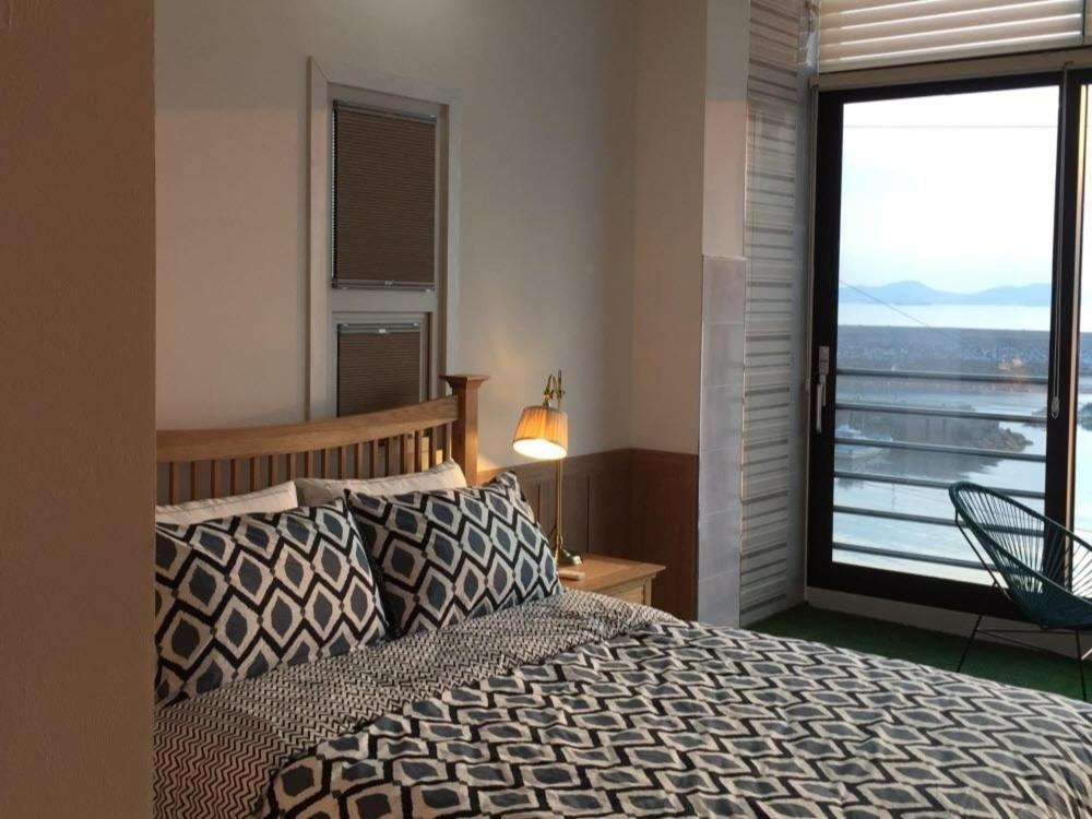 Namhae Ocean Lounge Pension Room photo