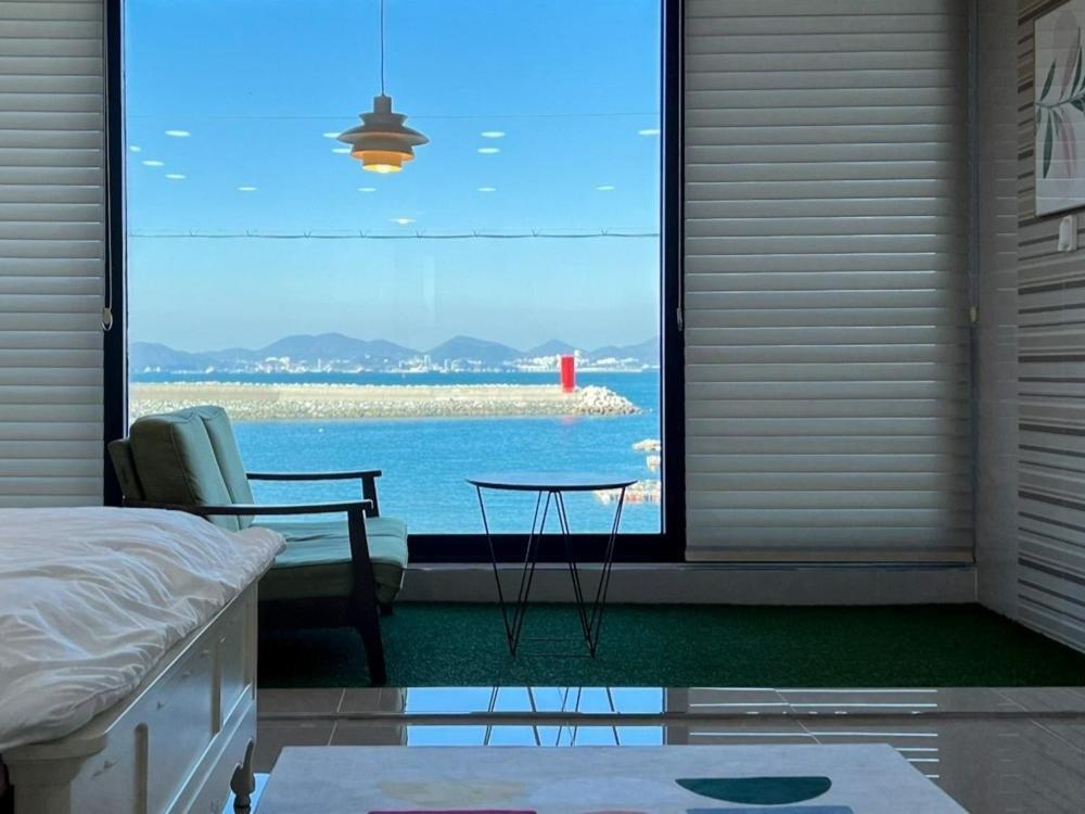 Namhae Ocean Lounge Pension Room photo